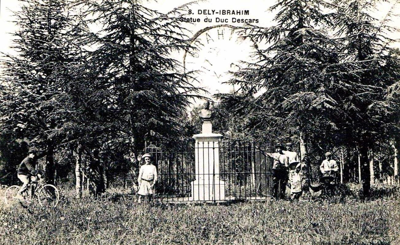 1148- Dely-Ibrahim - Statue du Duc Des Cars.jpg